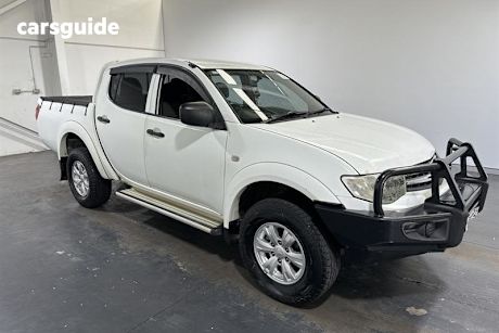 White 2015 Mitsubishi Triton Double Cab Utility GLX (4X4)