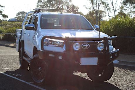 White 2019 Toyota Hilux Double Cab Pick Up SR5 (4X4)