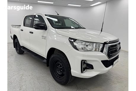 White 2020 Toyota Hilux Ute Tray SR 4X4