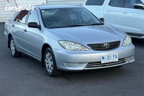 Silver 2005 Toyota Camry Sedan Altise
