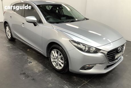 Silver 2018 Mazda 3 Hatchback Maxx Sport