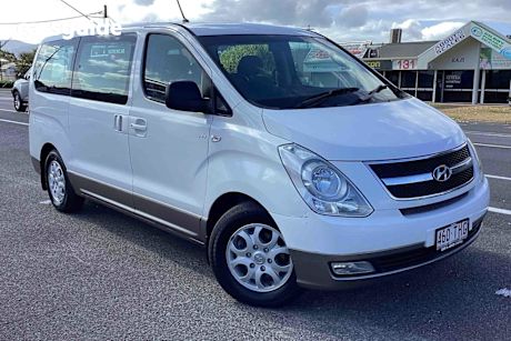 White 2013 Hyundai Imax Wagon