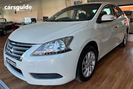 White 2013 Nissan Pulsar Sedan ST