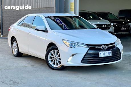 White 2017 Toyota Camry Sedan Altise