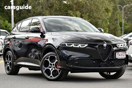 Black 2023 Alfa Romeo Tonale Wagon Veloce Phev Q4