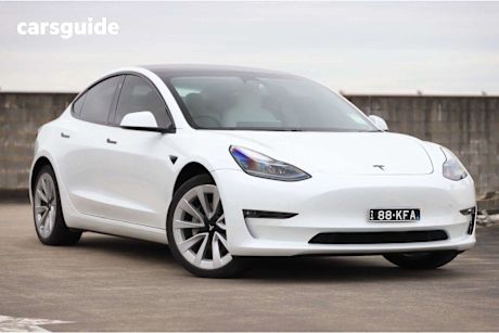 White 2022 Tesla Model 3 Sedan LONG RANGE 4WD