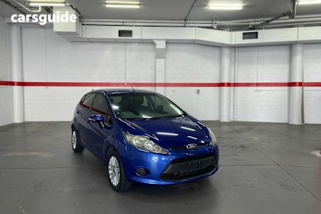 Blue 2010 Ford Fiesta Hatchback LX