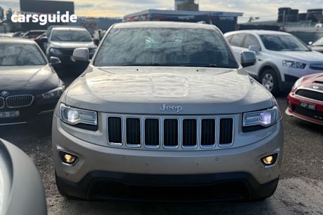 Gold 2014 Jeep Grand Cherokee Wagon Laredo (4X4)