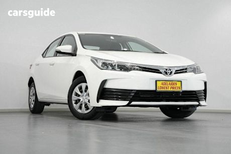 White 2018 Toyota Corolla Sedan ASCENT F