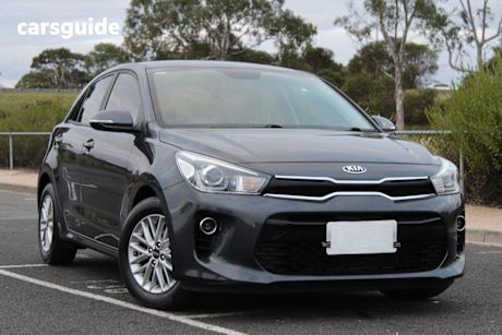 Grey 2018 Kia RIO Hatchback SI