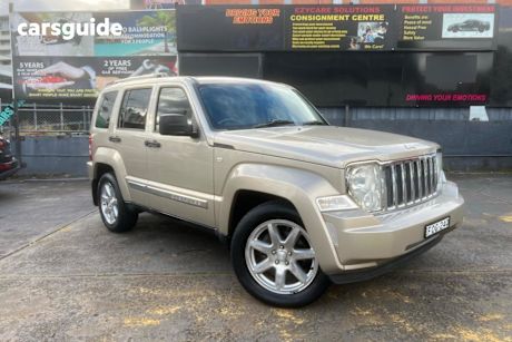 Gold 2010 Jeep Cherokee Wagon LIMITED (4x4) KK