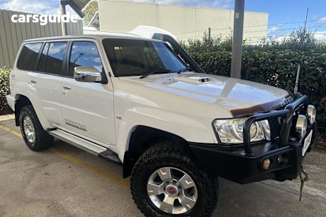 White 2014 Nissan Patrol Wagon ST (4X4)