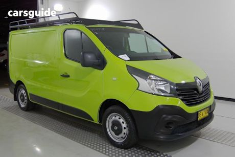 Green 2018 Renault Trafic Van SWB
