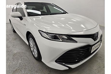 White 2019 Toyota Camry Sedan ASCENT F