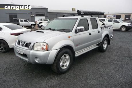 Silver 2010 Nissan Navara Dual Cab Pick-up ST-R (4X4)