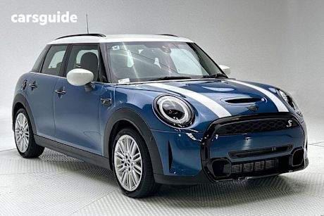 Blue 2023 Mini Cooper Hatchback S Classic 5D Hatch
