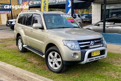 Gold 2007 Mitsubishi Pajero Wagon VR-X LWB (4X4)