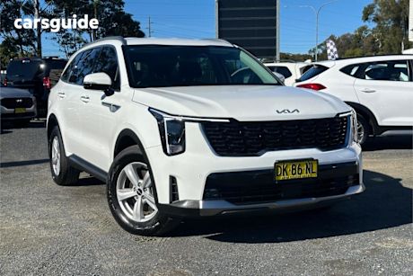 White 2024 Kia Sorento Wagon S 7 Seat