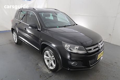 Black 2015 Volkswagen Tiguan Wagon 155 TSI R-Line (4X4)