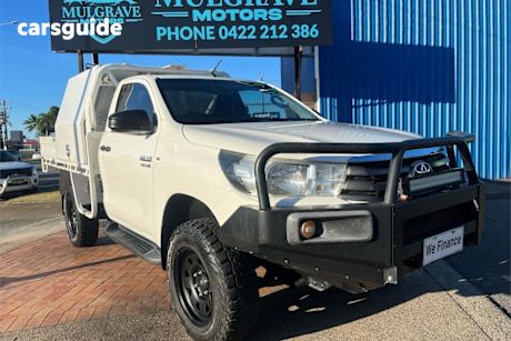 White 2018 Toyota Hilux Cab Chassis SR (4X4)