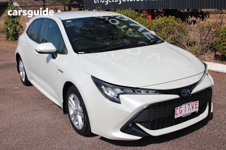 White 2019 Toyota Corolla Hatchback SX (hybrid)