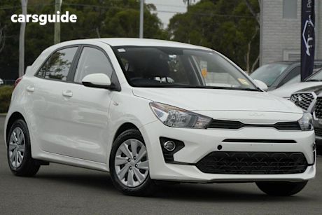 White 2022 Kia RIO Hatch S F