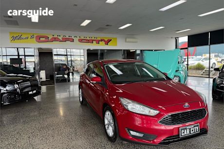 Red 2015 Ford Focus Hatchback Trend