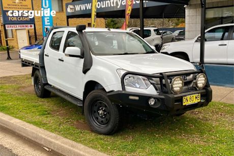 White 2018 Isuzu D-MAX Crew Cab Chassis SX (4X4)