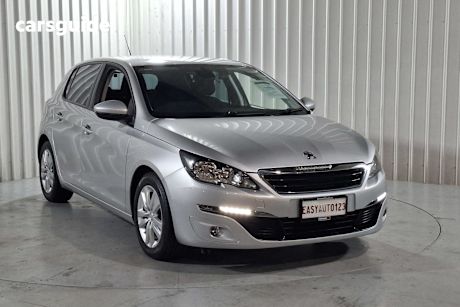 Silver 2016 Peugeot 308 Hatchback Active