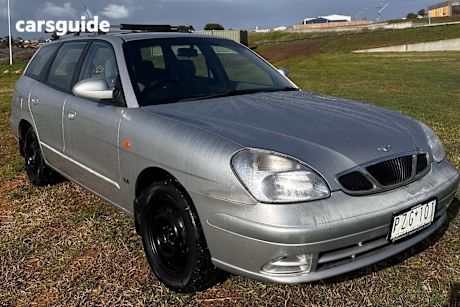 Silver 1999 Daewoo Nubira Wagon CDX
