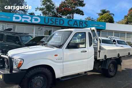 White 2016 Mahindra PIK-UP Cab Chassis