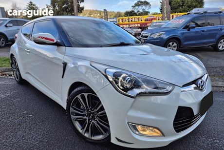 White 2011 Hyundai Veloster Coupe + FS 3 Door Coupe