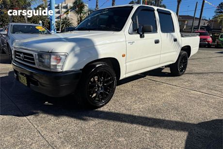 White 2000 Toyota Hilux Dual Cab Pick-up