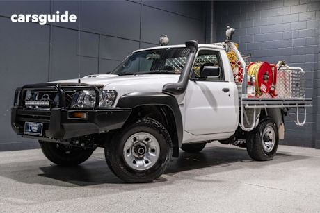 White 2012 Nissan Patrol Leaf Cab Chassis DX (4X4)