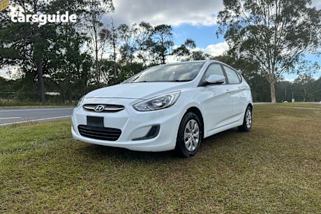 White 2016 Hyundai Accent Hatchback Active