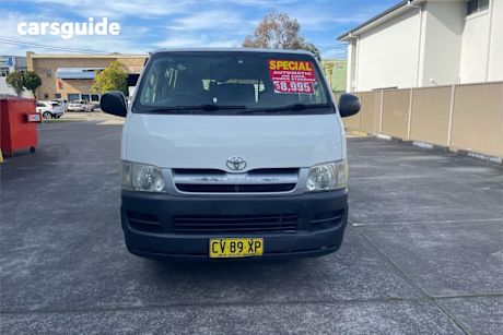 White 2005 Toyota Hiace Van LWB