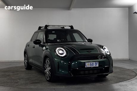 Green 2023 Mini Cooper Hatchback S Classic 5D Hatch