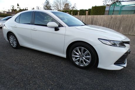 White 2018 Toyota Camry Sedan Ascent