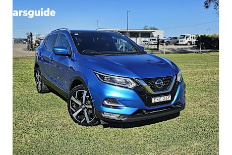 Blue 2018 Nissan Qashqai Wagon TI