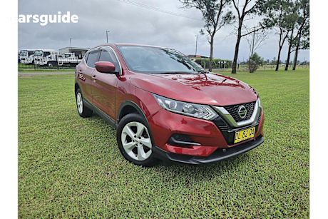 Red 2020 Nissan Qashqai Wagon ST