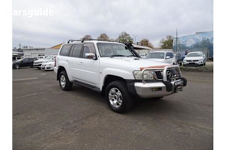 White 2004 Nissan Patrol Wagon ST-L (4X4)