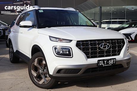 White 2025 Hyundai Venue SUV ELITE F