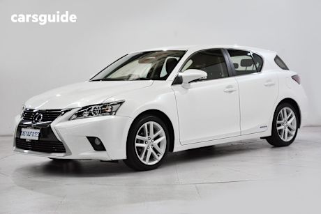 White 2016 Lexus CT200H Hatchback Luxury