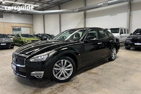 Black 2016 Infiniti Q70 Sedan 3.7 GT