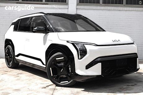 White 2025 Kia EV3 Wagon GT-Line 2WD LR
