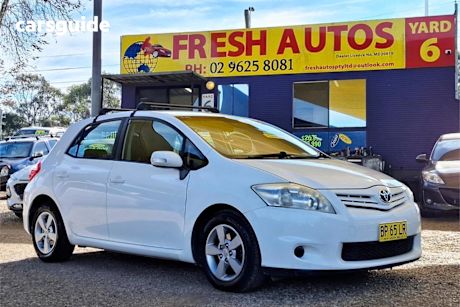 White 2009 Toyota Corolla Hatchback Ascent