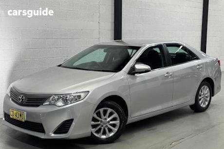 Silver 2014 Toyota Camry Sedan Altise