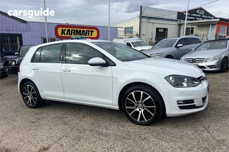 White 2015 Volkswagen Golf Hatchback 110 TDI Highline
