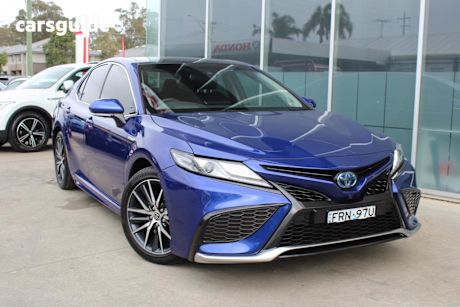 Blue 2022 Toyota Camry Sedan Hybrid