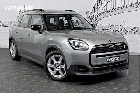 Silver 2024 Mini Countryman Wagon SE ALL4 Classic (bev)